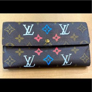 Final Reduction ❤️ Authentic Louis Vuitton Monogram Sarah Wallet LV